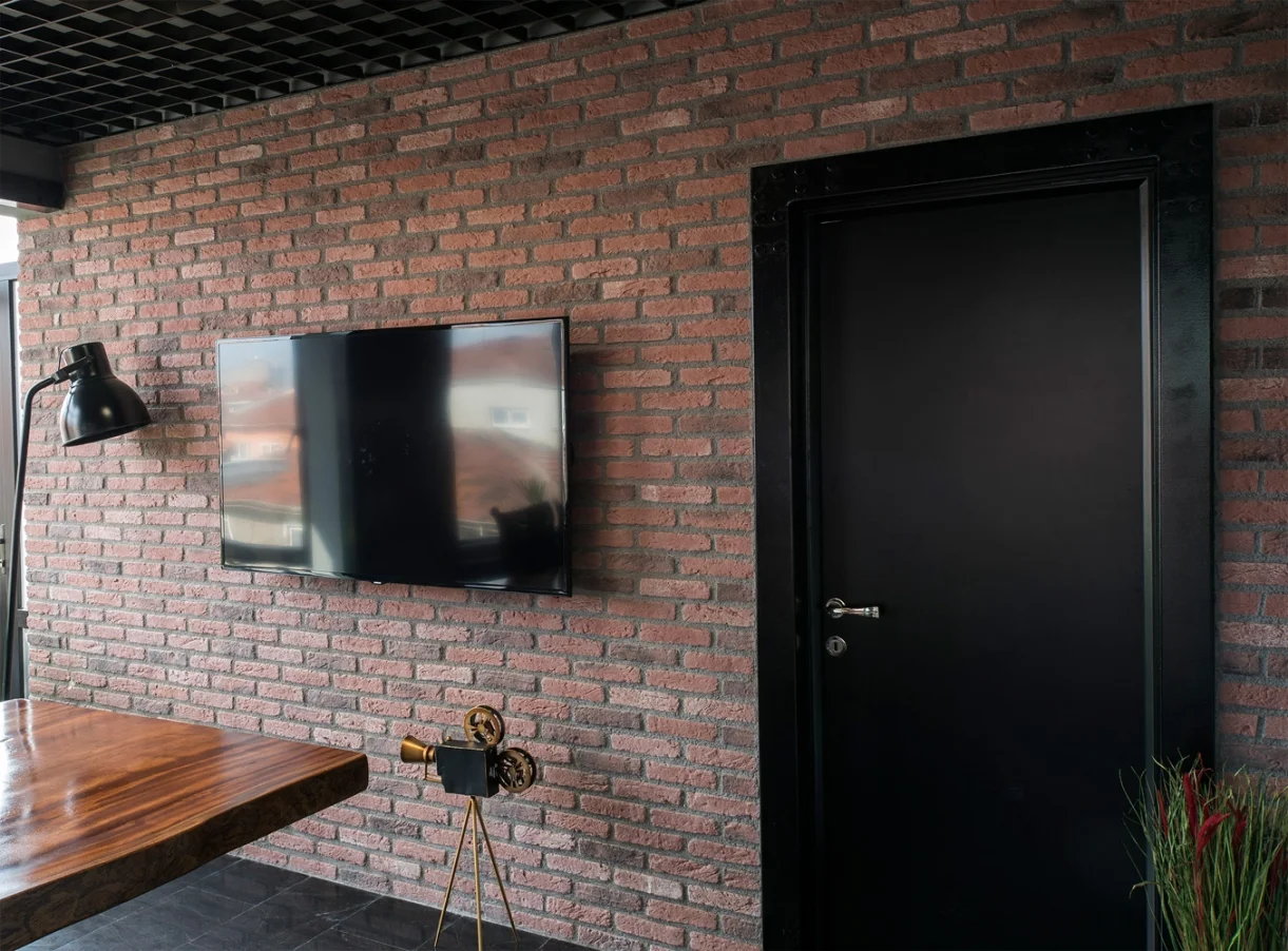 TV Duvarı Dekoratif Taş Tasarımı Tuğla dokulu TV duvarı dekoratif taş tasarımı