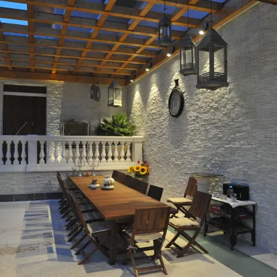 Runner White Bahçe Kültür Taşı