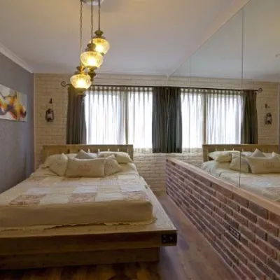 Dekoratif Tuğla Lava Cotto Caramel Yatak Odası