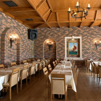 Tuğla Kaplama Lava Cotto Caramel Restoran