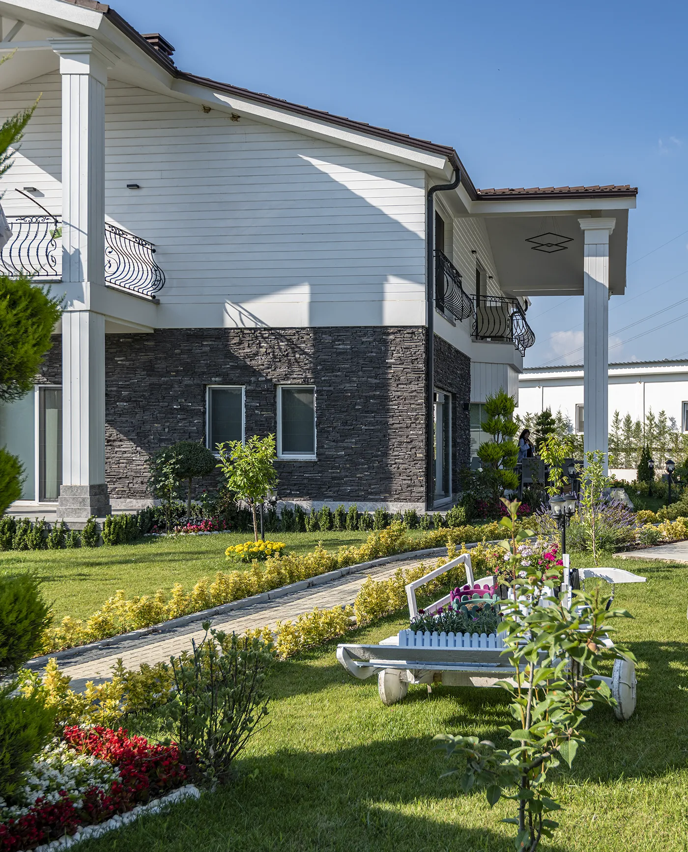 Arcadia Dark Rundle villa kaplama