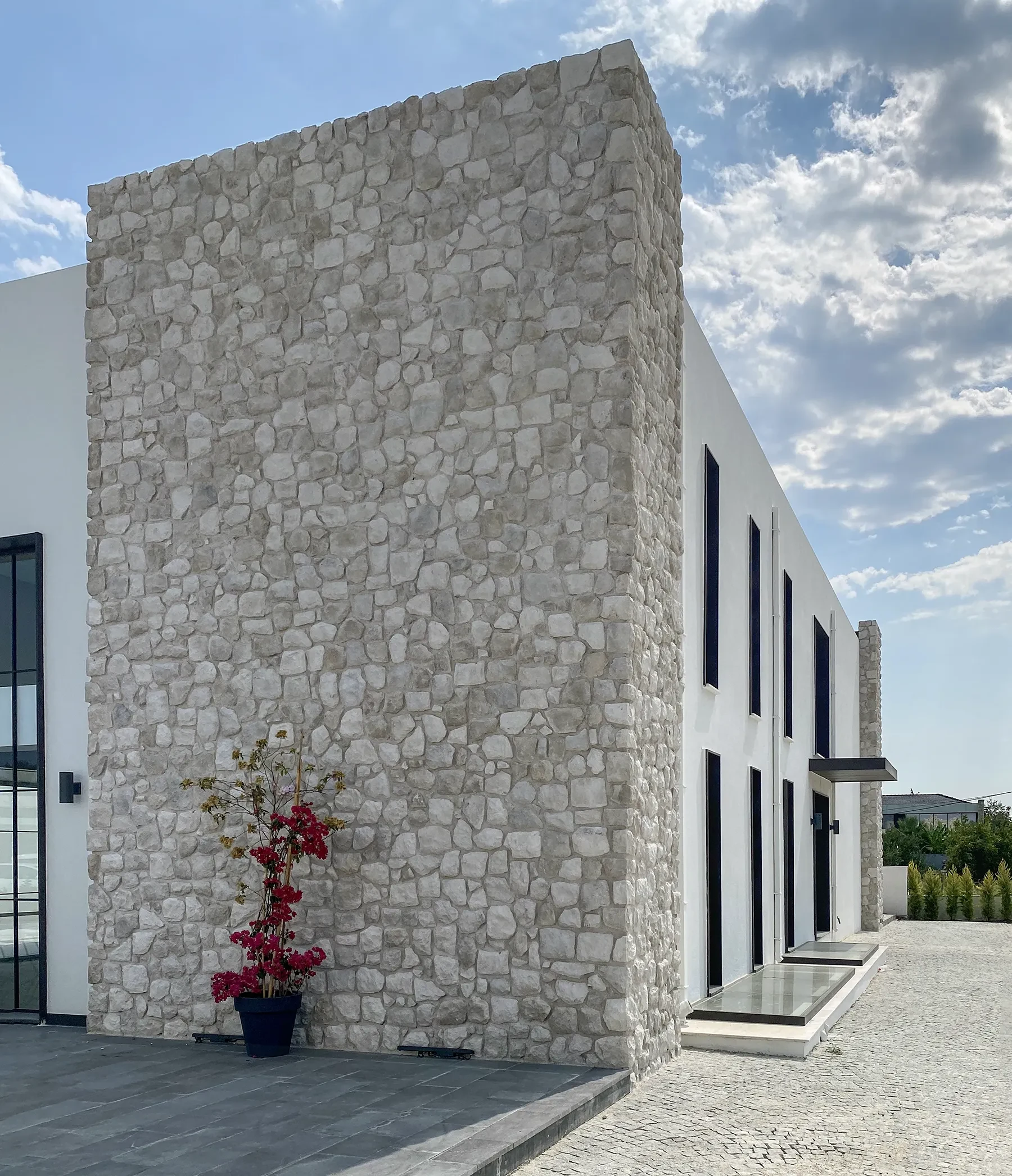Atlas modeli dış mekân kaplama uygulaması