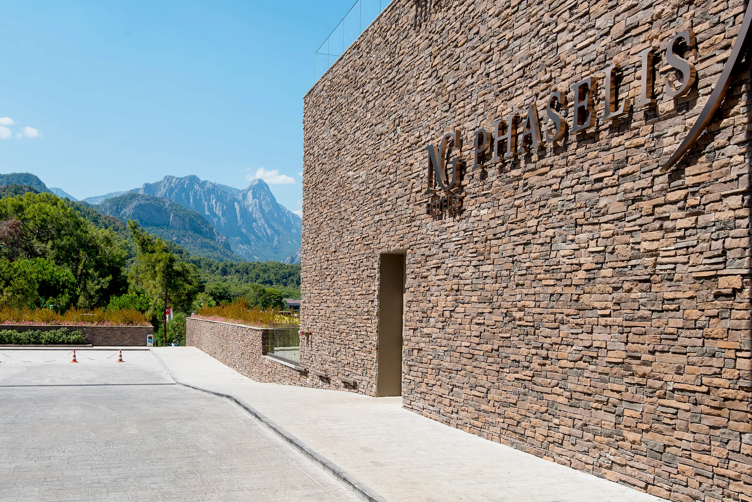 Kronos kültür taşı coffee hotel dış duvar kaplama