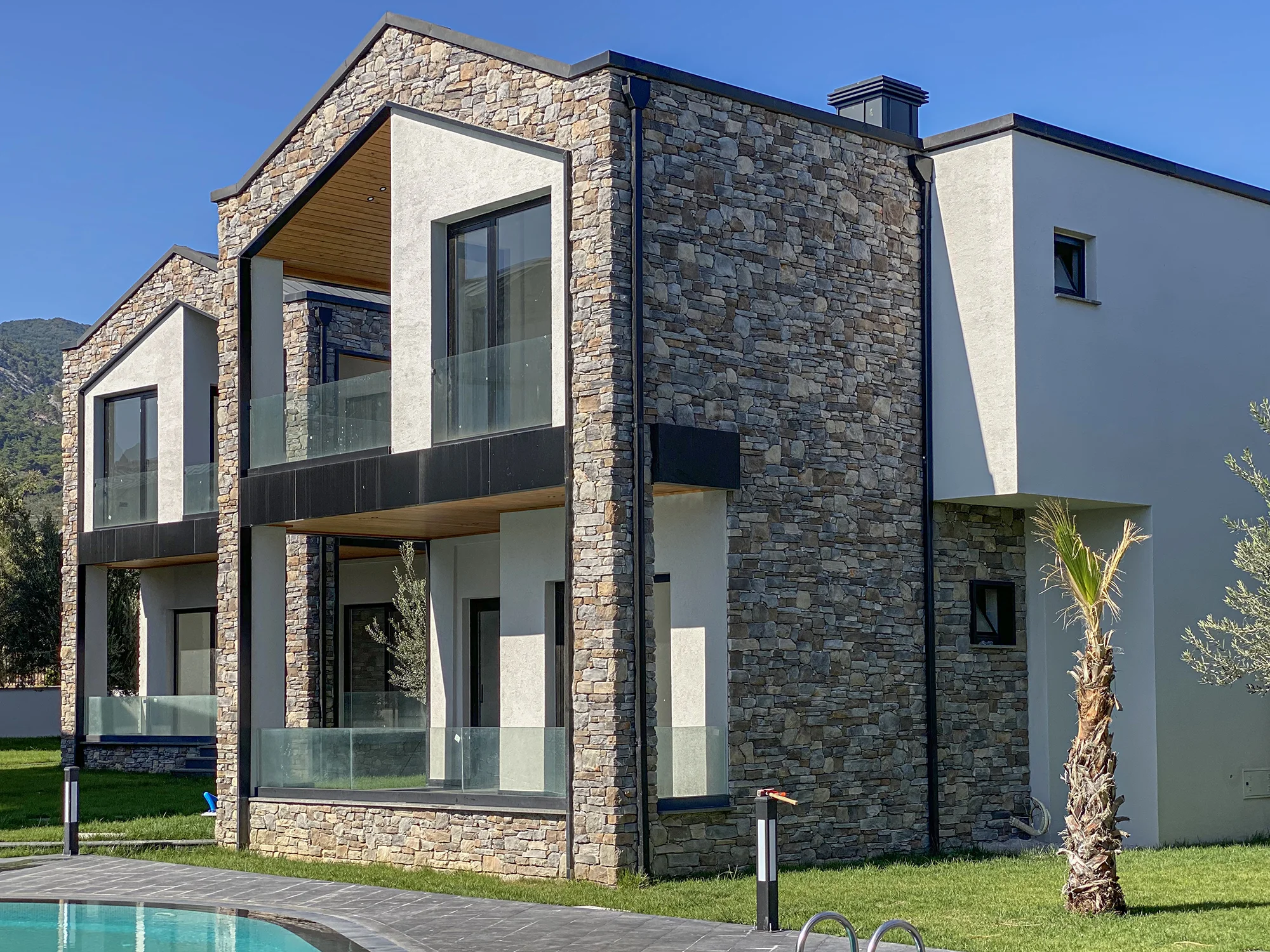 Landmark Grey Coffee kültür taşı villa uygulaması