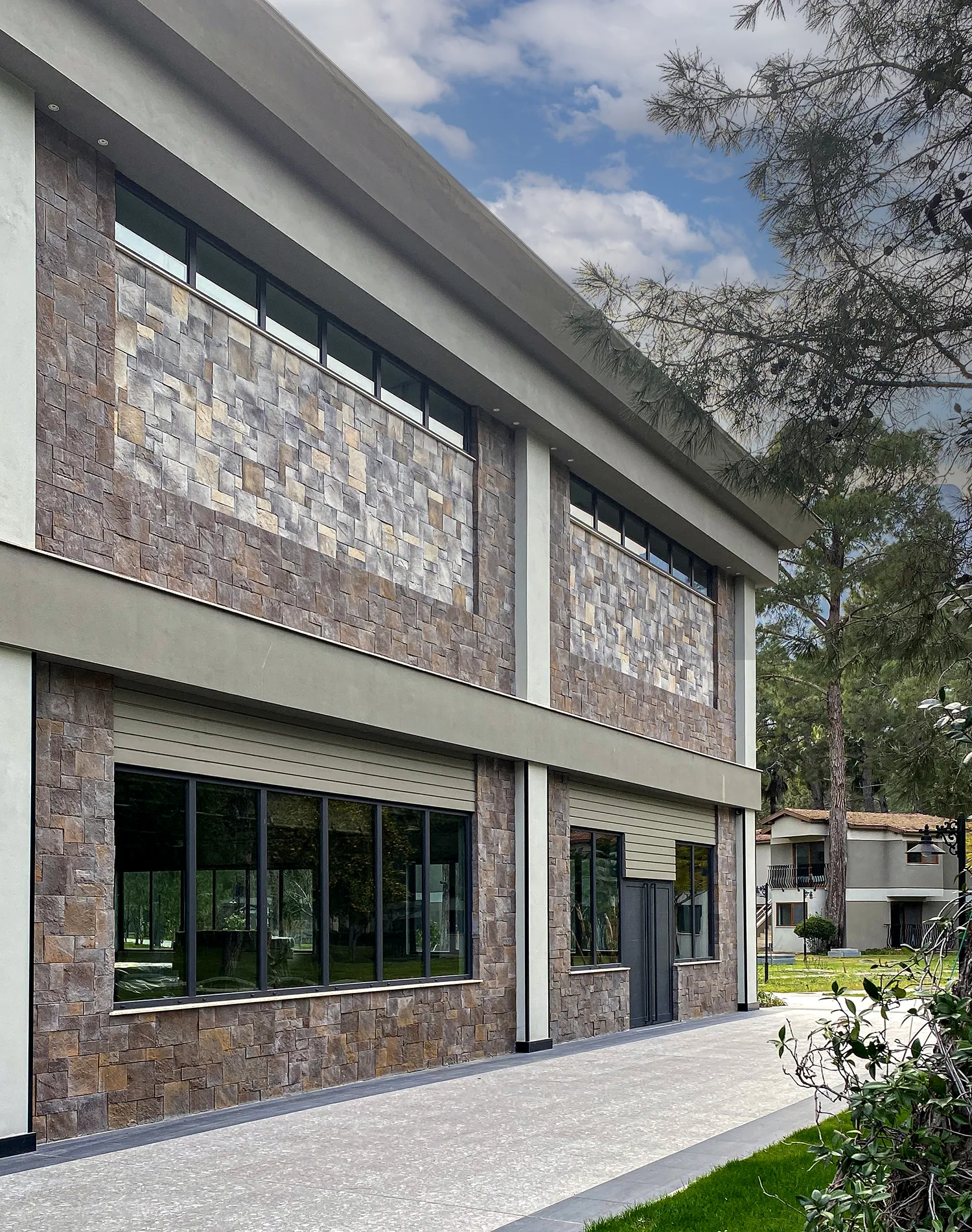 Petra kültür taşı Granat restoran yan cephe duvarı