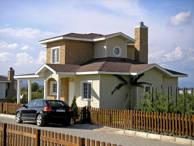 Pratico dış mekân villa dekoratif taş uygulaması