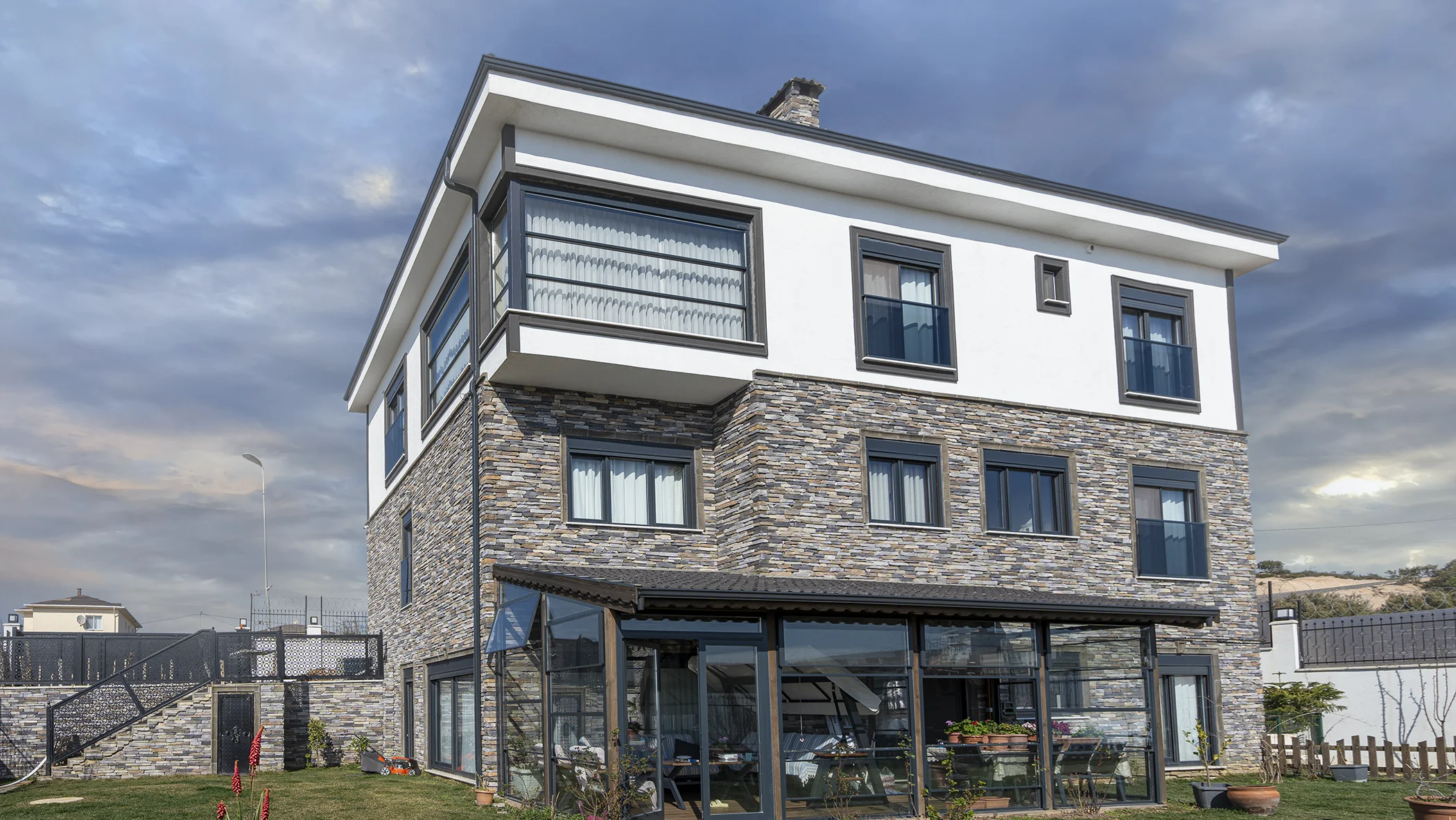 Sierra villa duvarı taş kaplama