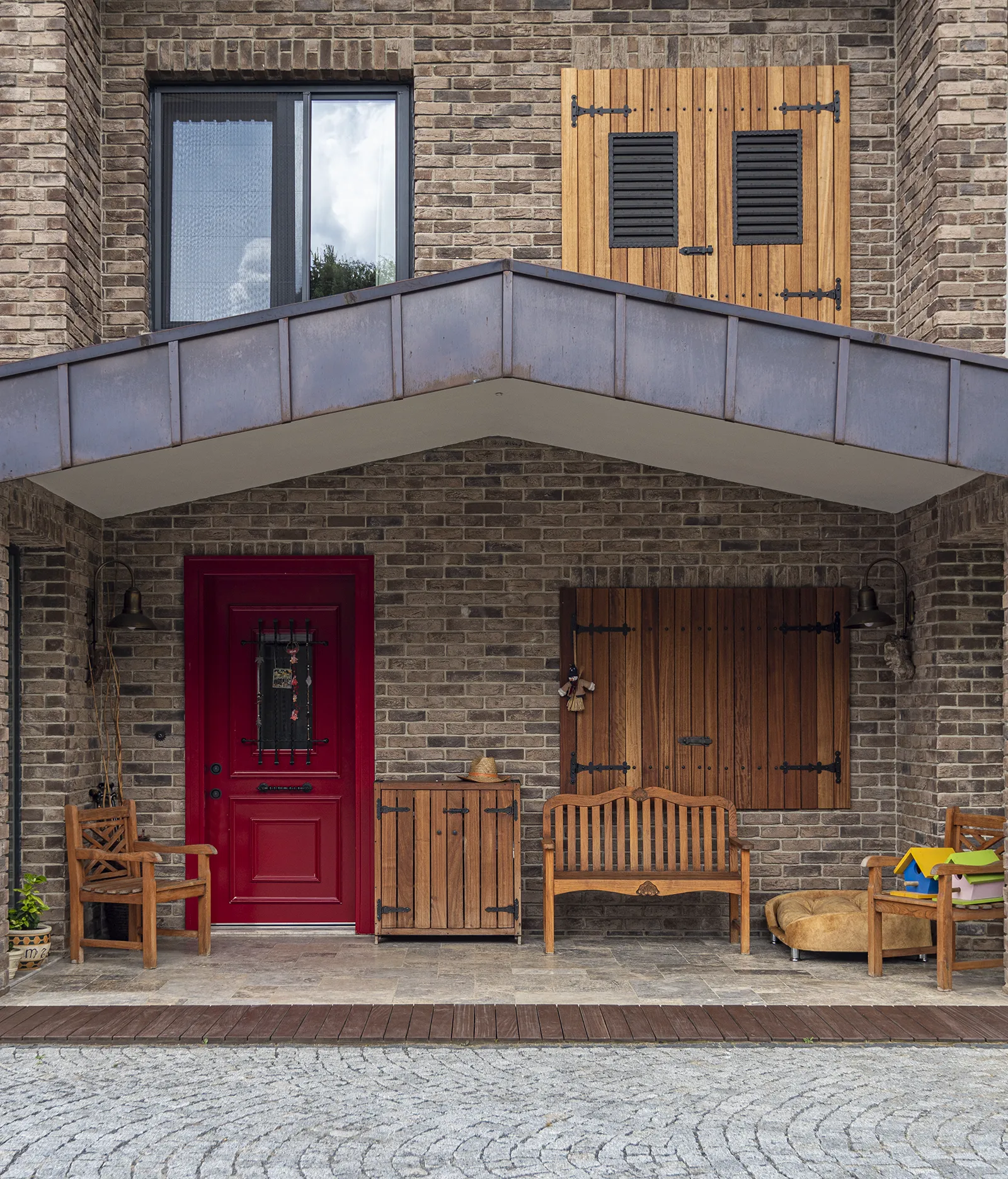 Loft kültür tuğlası villa cephesi örneği