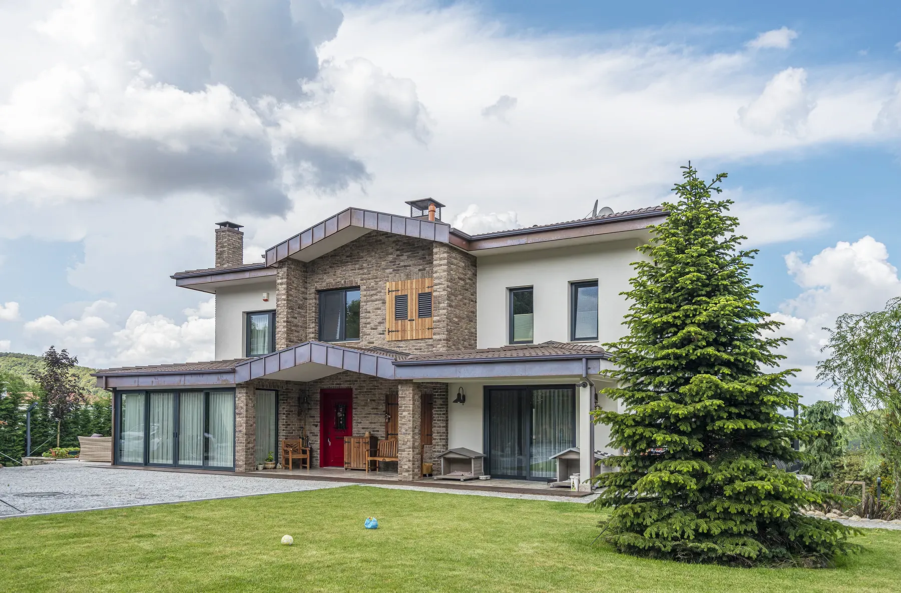 Loft kültür tuğlası villa cephesi örneği