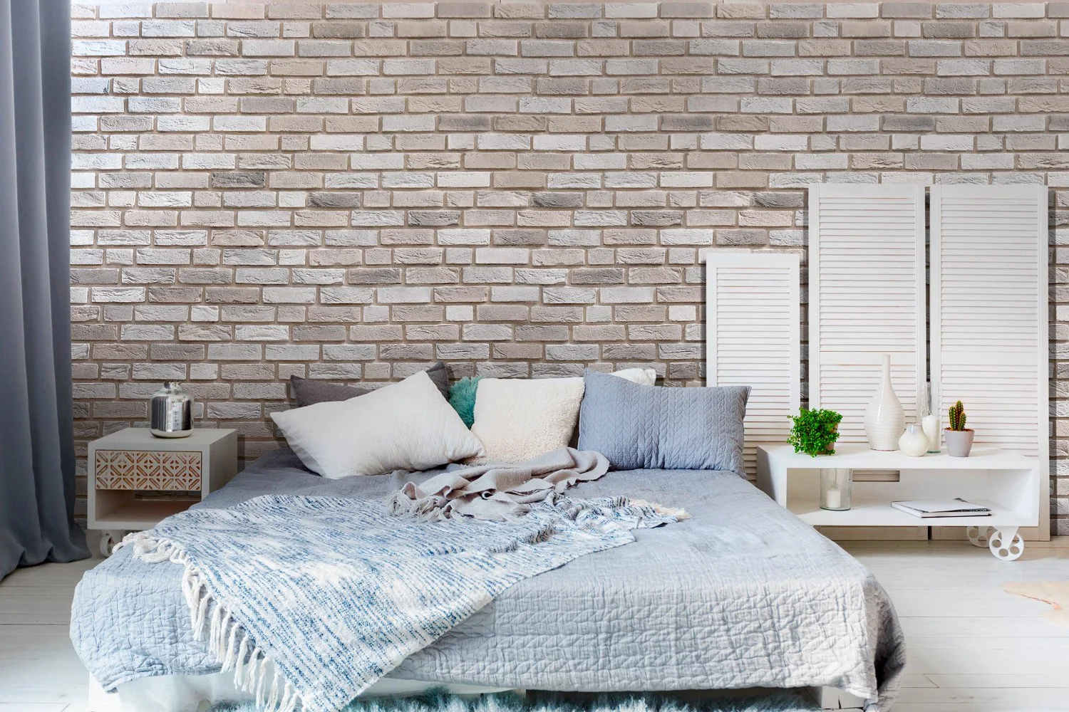 Loft kültür tuğlası yatak odası örneği