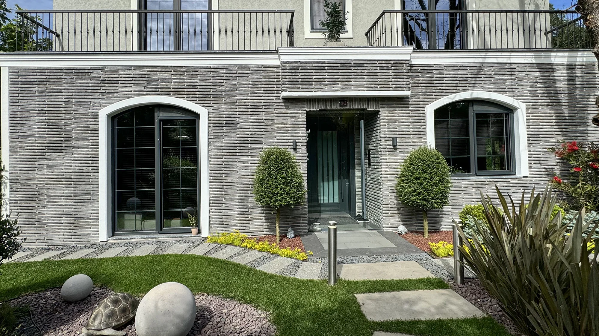Maxima kültür tuğlası villa cephesi örneği