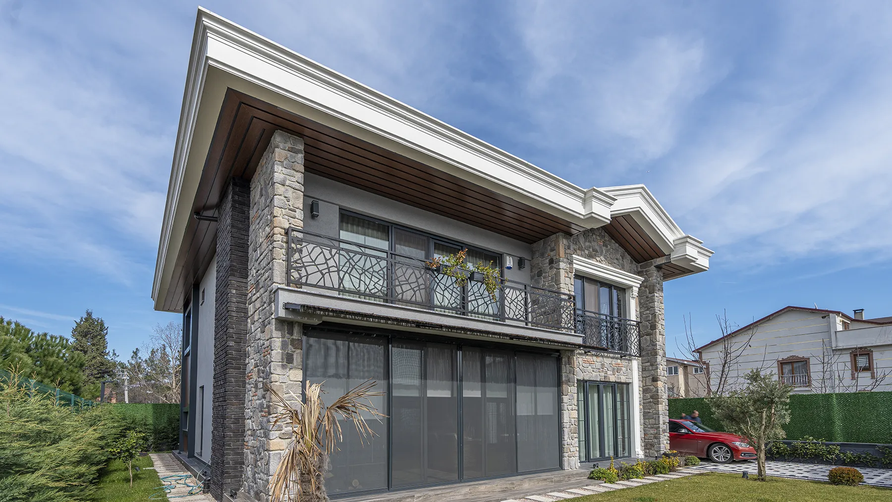 Villa dış mekân kültür taşı kaplama detayı