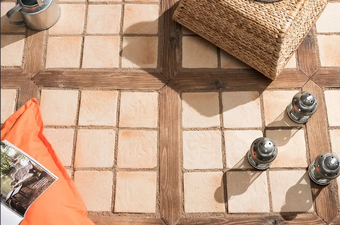 Isola 10 Yer Taşı ile oluşturulmuş modern teras zemini