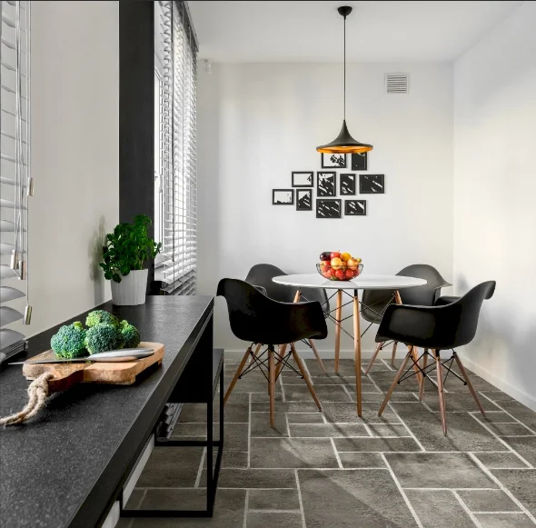 Sienna Yer Taşı kullanılan modern mutfak zemini